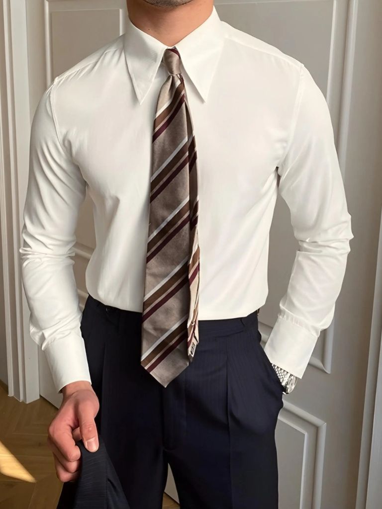 Elegante Spearpoint Kraag Shirt