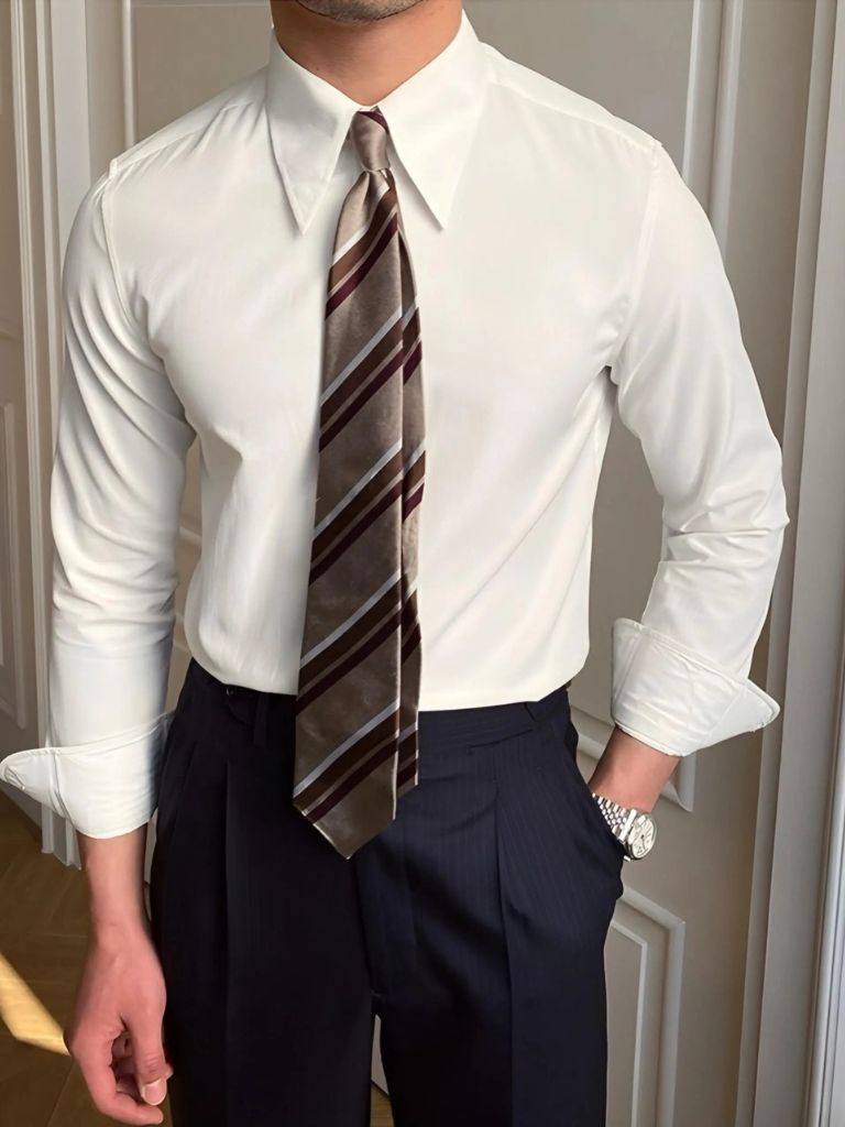 Elegante Spearpoint Kraag Shirt
